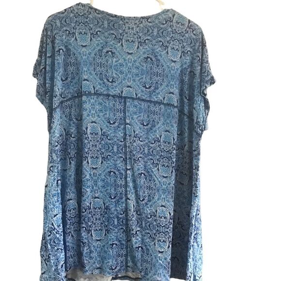 Kenar Size 2X Paisley Blue and White V Neck Blouse - Picture 3 of 9